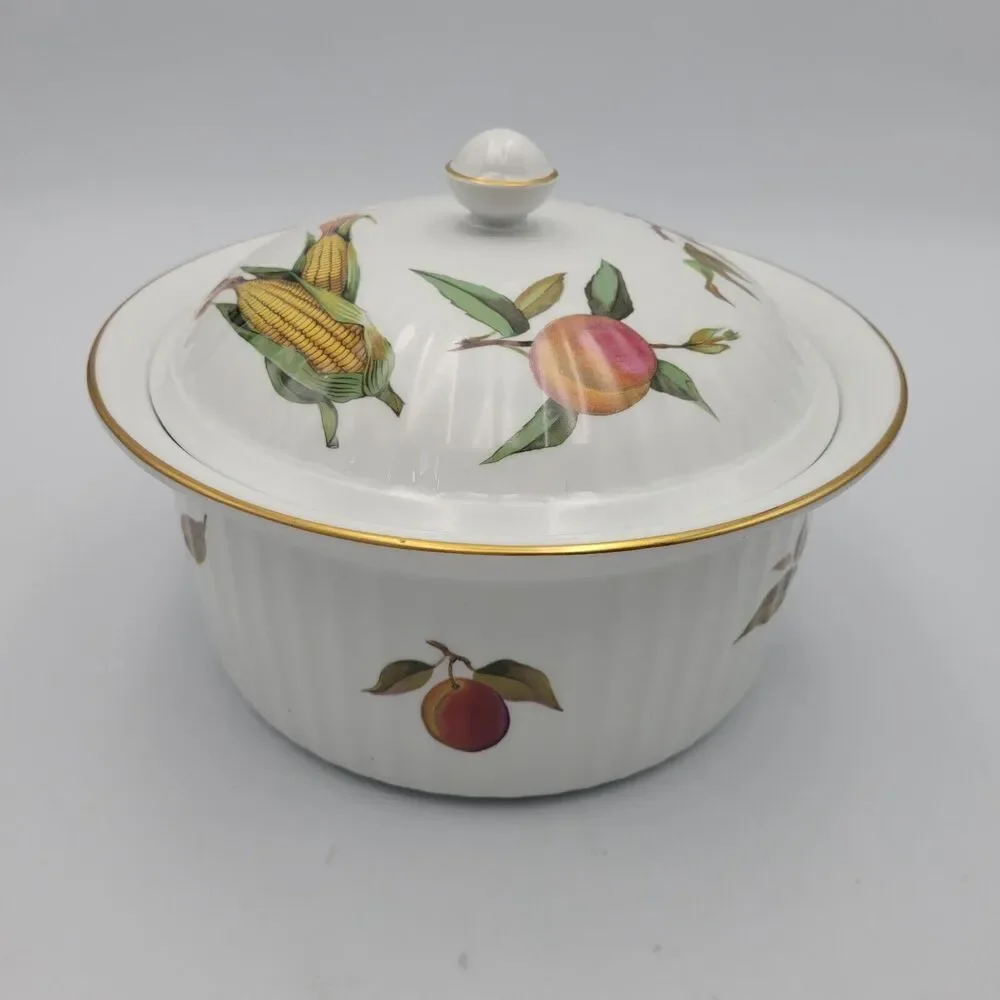 Royal Worcester Lidded Round Casserole 3 Quart Evesham w/Gold 1961 England